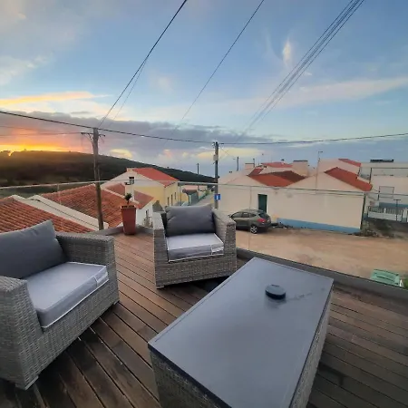 Casa vacanze Sunflower Sea View With Magnificent Terrace In Serra Da Pescaria, - Portugal